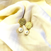 pearl_earring_stud_hanging_white_gold_annutra_peace